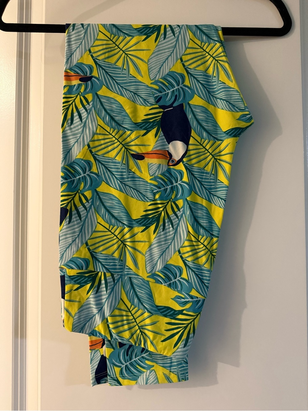 LuLaRoe TC Tall Tropical Toucan Print Leggings - Yellow - Picture 3 of 6
